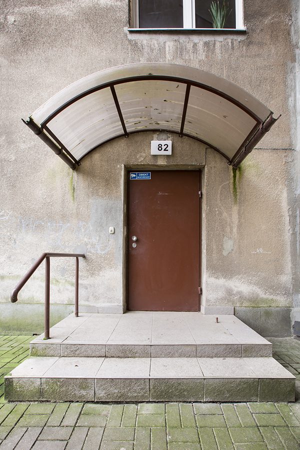 drzwi wejściowe warszawa aleje niepodległości ciagi 05 anna książek fotografia